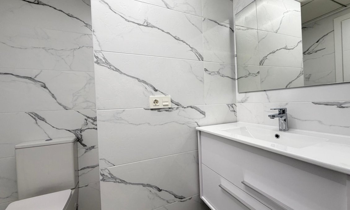 Használt Ingatlanok - Apartman -
Torrevieja - Estacion De Autobuses