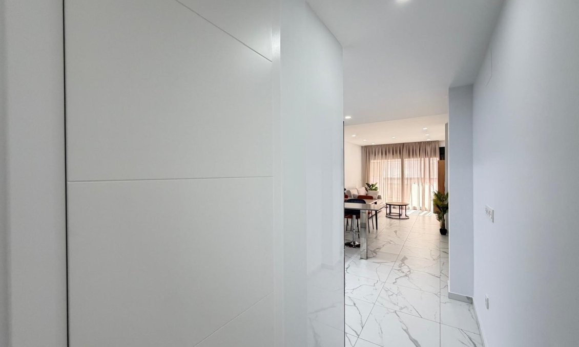 Használt Ingatlanok - Apartman -
Torrevieja - Estacion De Autobuses