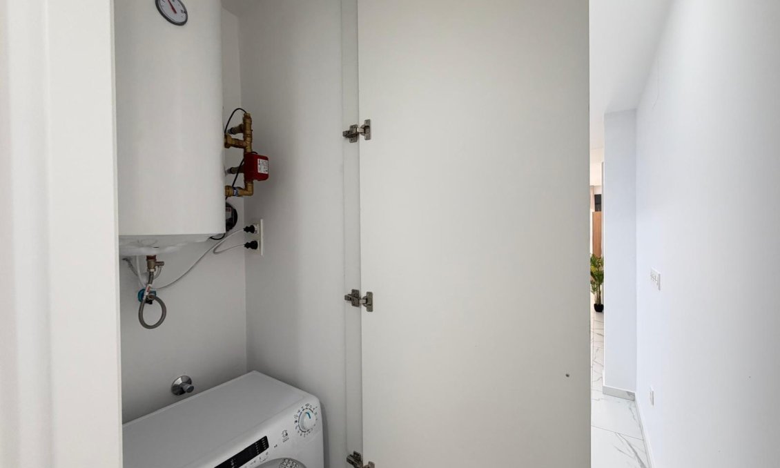 Használt Ingatlanok - Apartman -
Torrevieja - Estacion De Autobuses