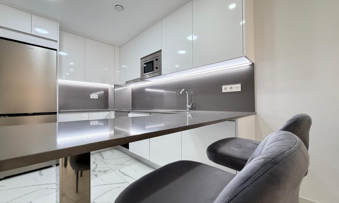 Használt Ingatlanok - Apartman -
Torrevieja - Estacion De Autobuses