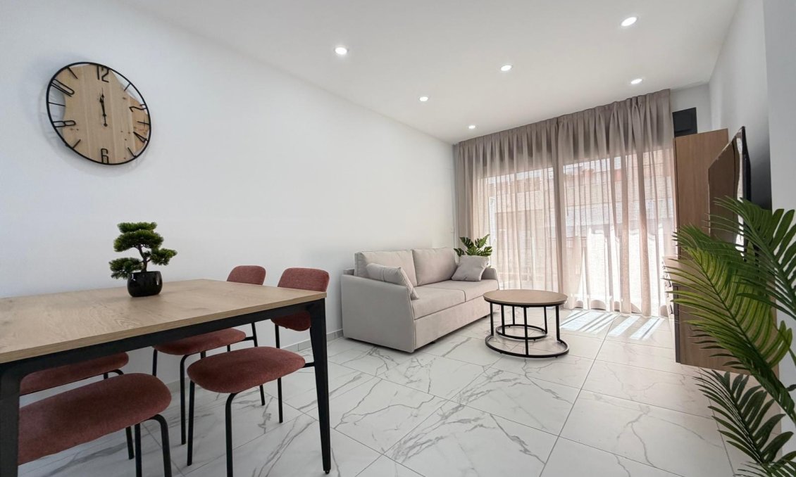 Használt Ingatlanok - Apartman -
Torrevieja - Estacion De Autobuses