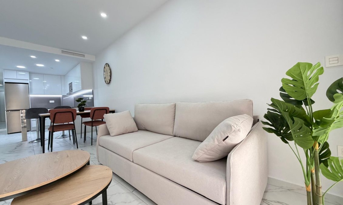 Használt Ingatlanok - Apartman -
Torrevieja - Estacion De Autobuses