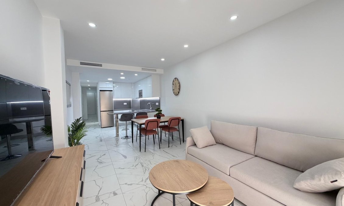 Használt Ingatlanok - Apartman -
Torrevieja - Estacion De Autobuses