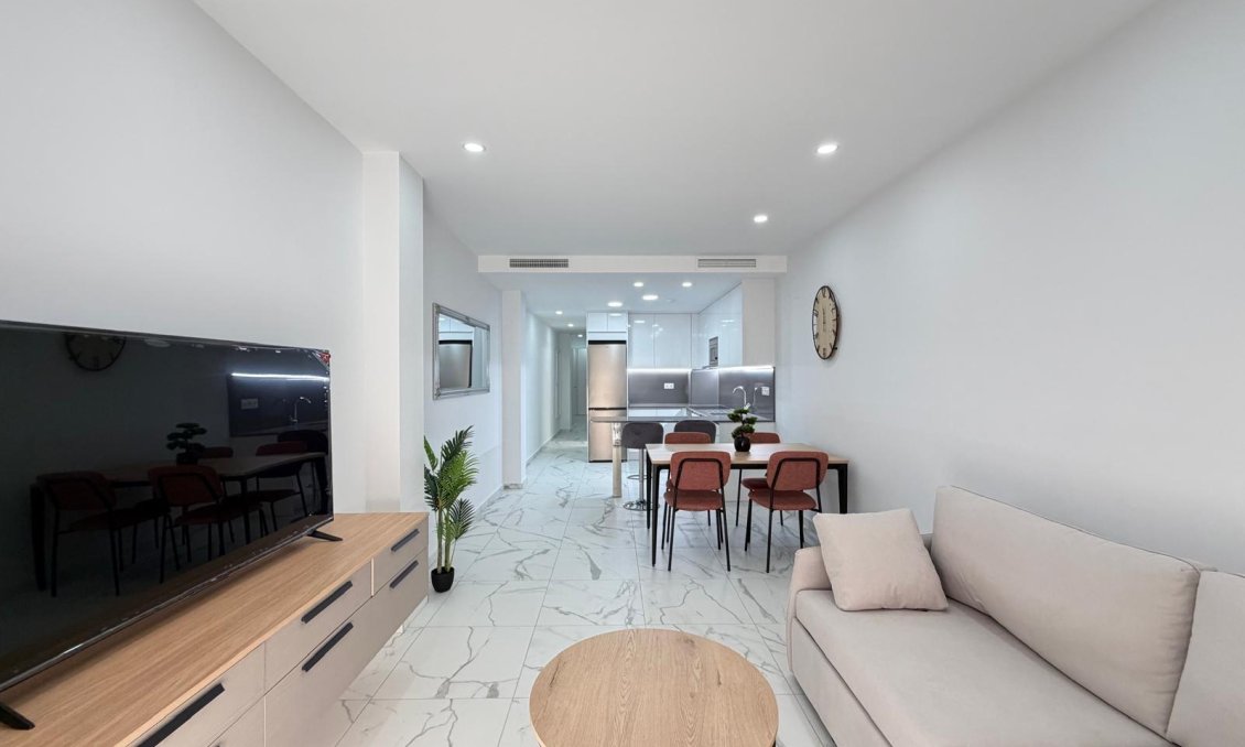 Használt Ingatlanok - Apartman -
Torrevieja - Estacion De Autobuses