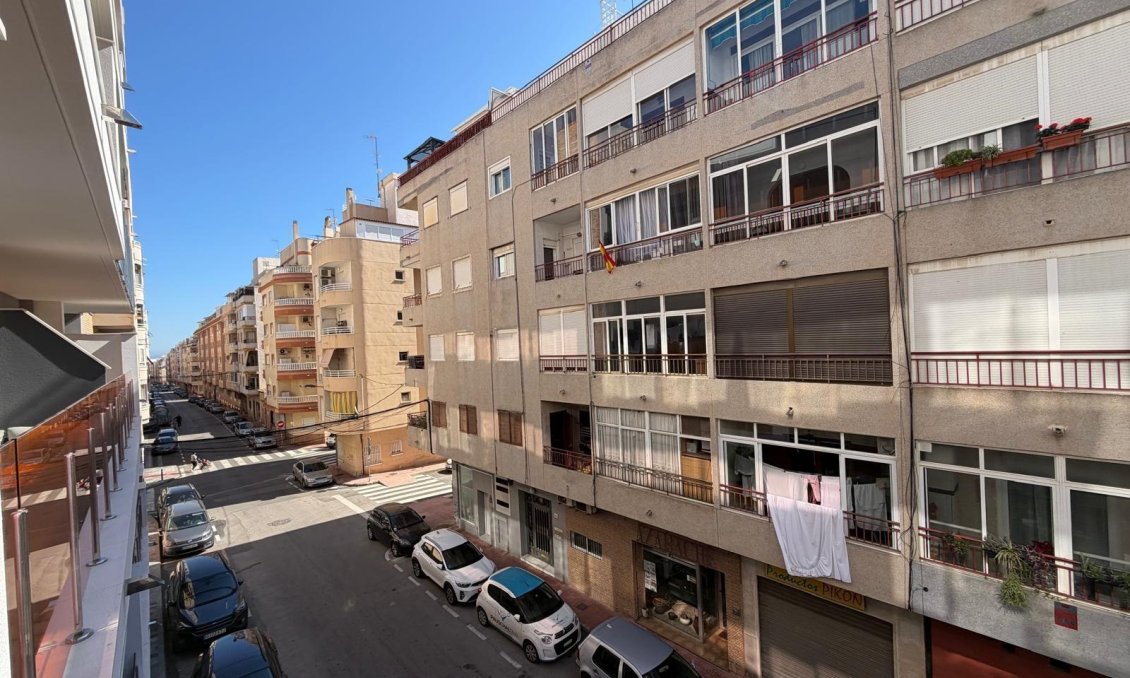 Használt Ingatlanok - Apartman -
Torrevieja - Estacion De Autobuses