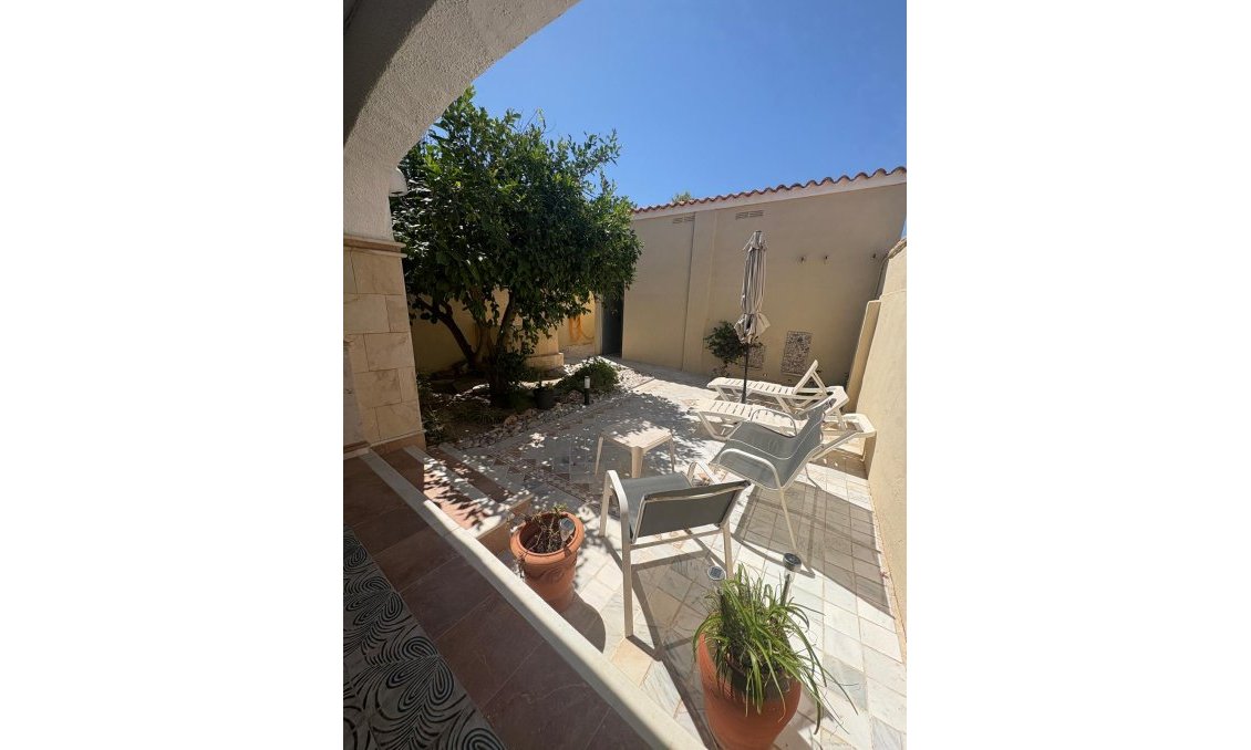 Használt Ingatlanok - Sorház -
Denia - Costa Blanca