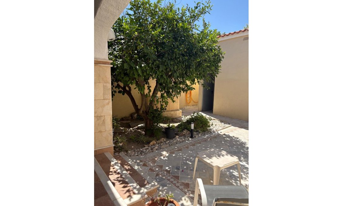 Használt Ingatlanok - Sorház -
Denia - Costa Blanca