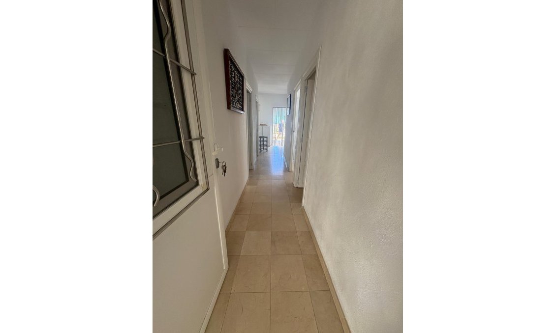 Használt Ingatlanok - Sorház -
Denia - Costa Blanca