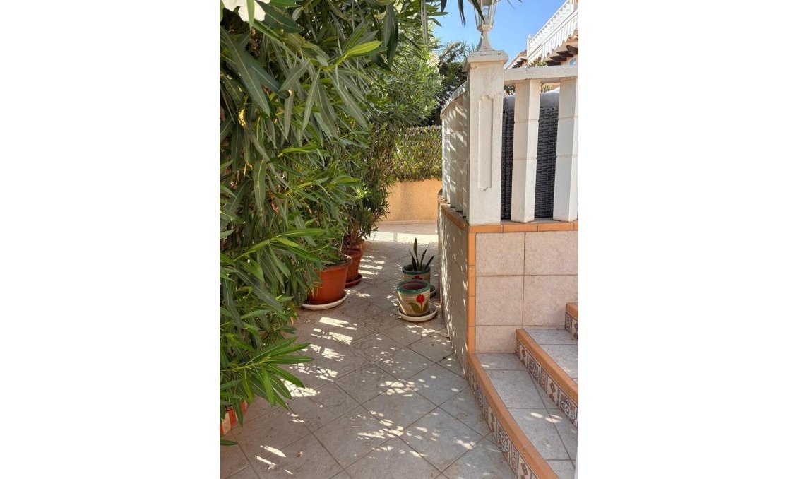 Resale - Villa -
Lomas de Caboroig - Costa Blanca