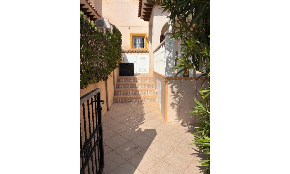 Resale - Villa -
Lomas de Caboroig - Costa Blanca