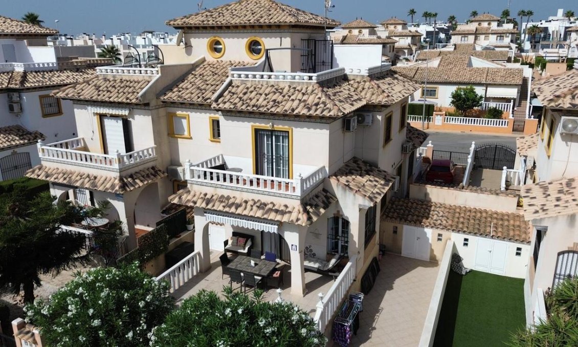 Resale - Villa -
Lomas de Caboroig - Costa Blanca