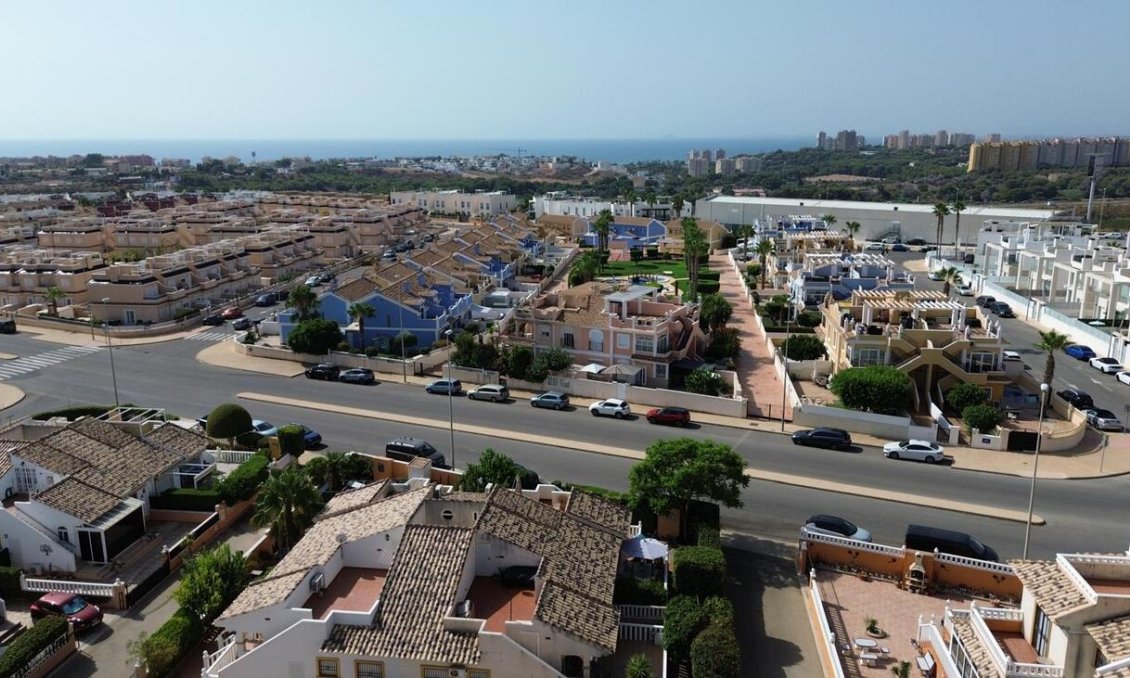 Resale - Villa -
Lomas de Caboroig - Costa Blanca