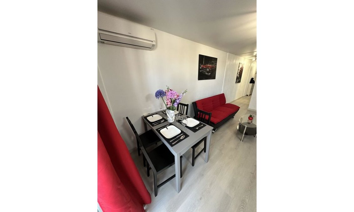 Segunda mano - Apartamento -
Torrevieja - Centro
