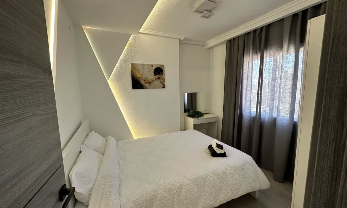 Segunda mano - Apartamento -
Torrevieja - Centro