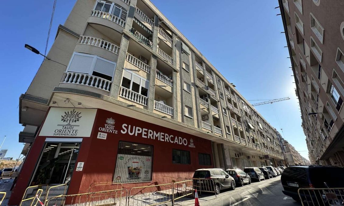 Segunda mano - Apartamento -
Torrevieja - Centro