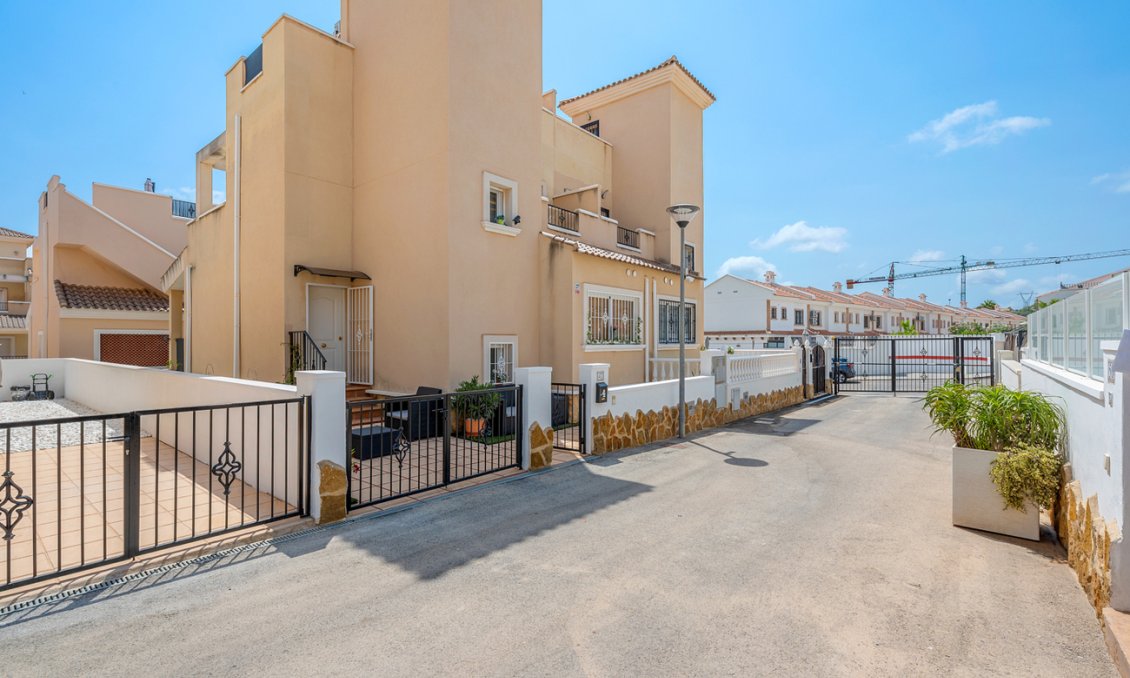 Revente - Villa / Jumelée -
San Miguel de Salinas - Costa Blanca