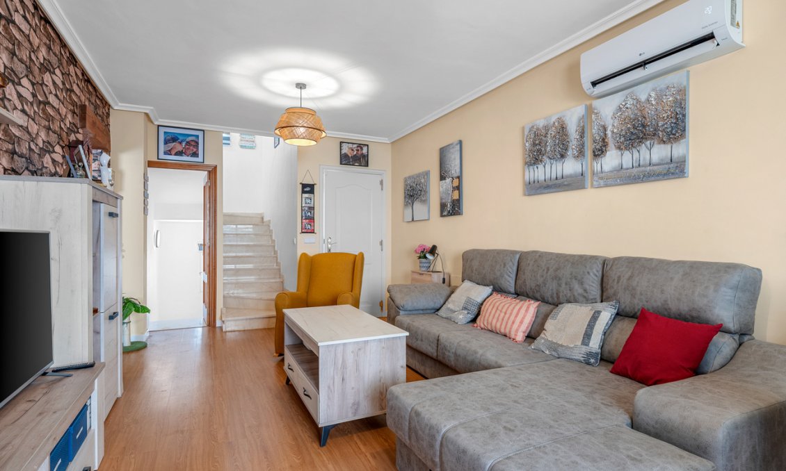 Revente - Villa / Jumelée -
San Miguel de Salinas - Costa Blanca