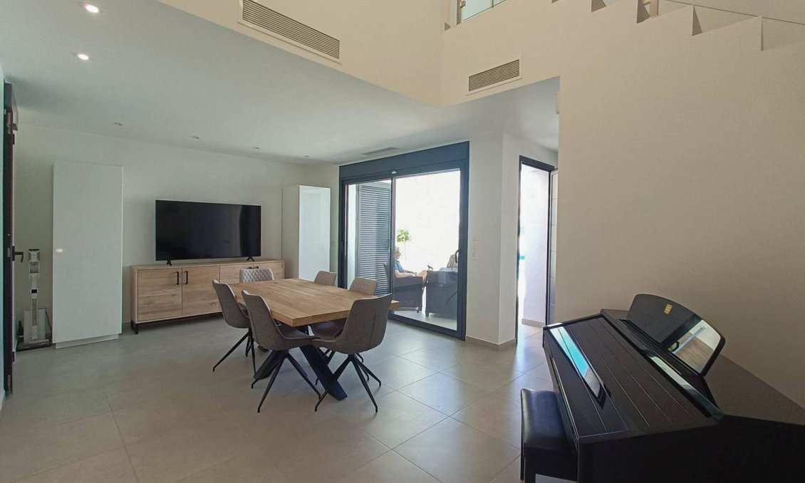 Resale - Villa -
Rojales - Inland