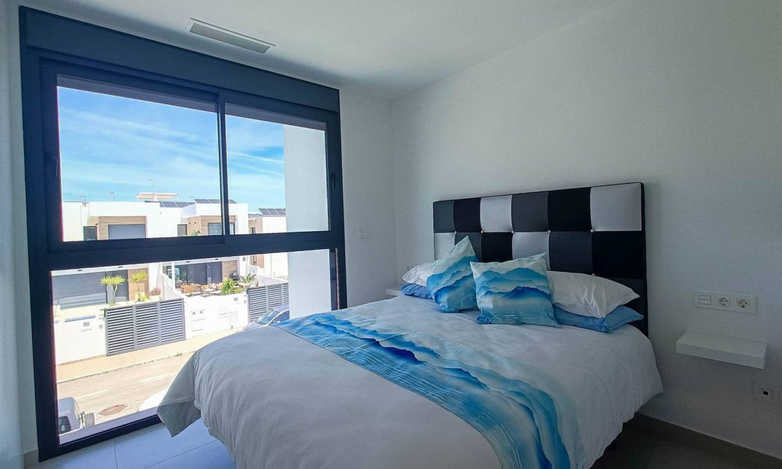 Resale - Villa -
Rojales - Inland