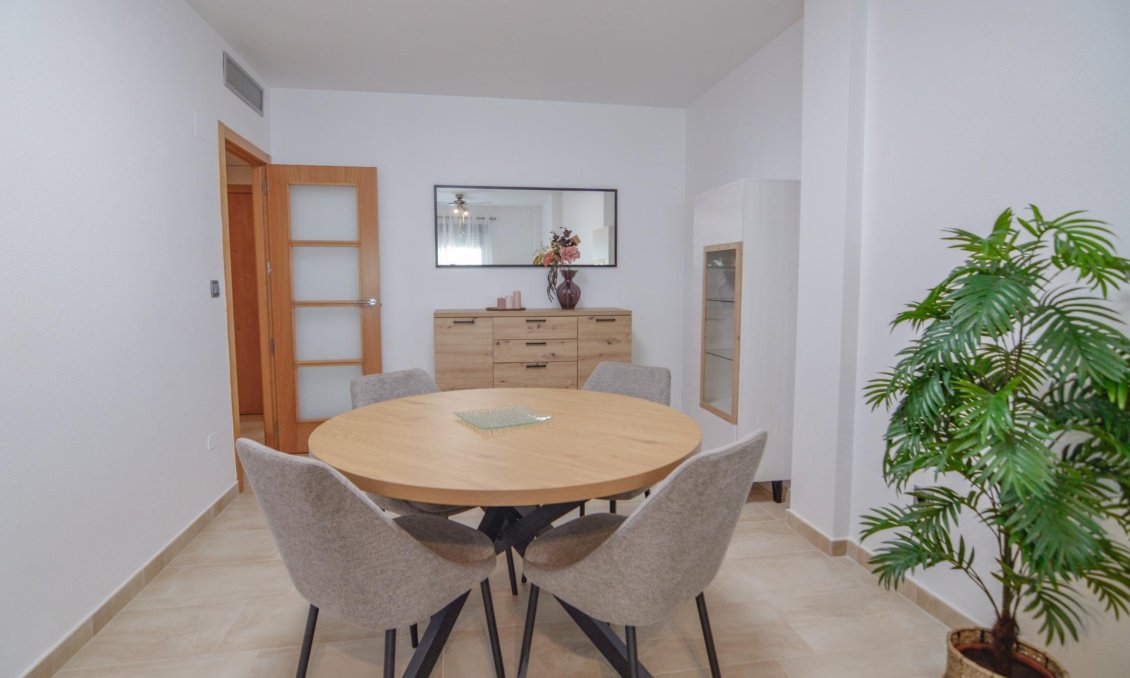 Használt Ingatlanok - Apartman -
Torrevieja - Playa del Cura