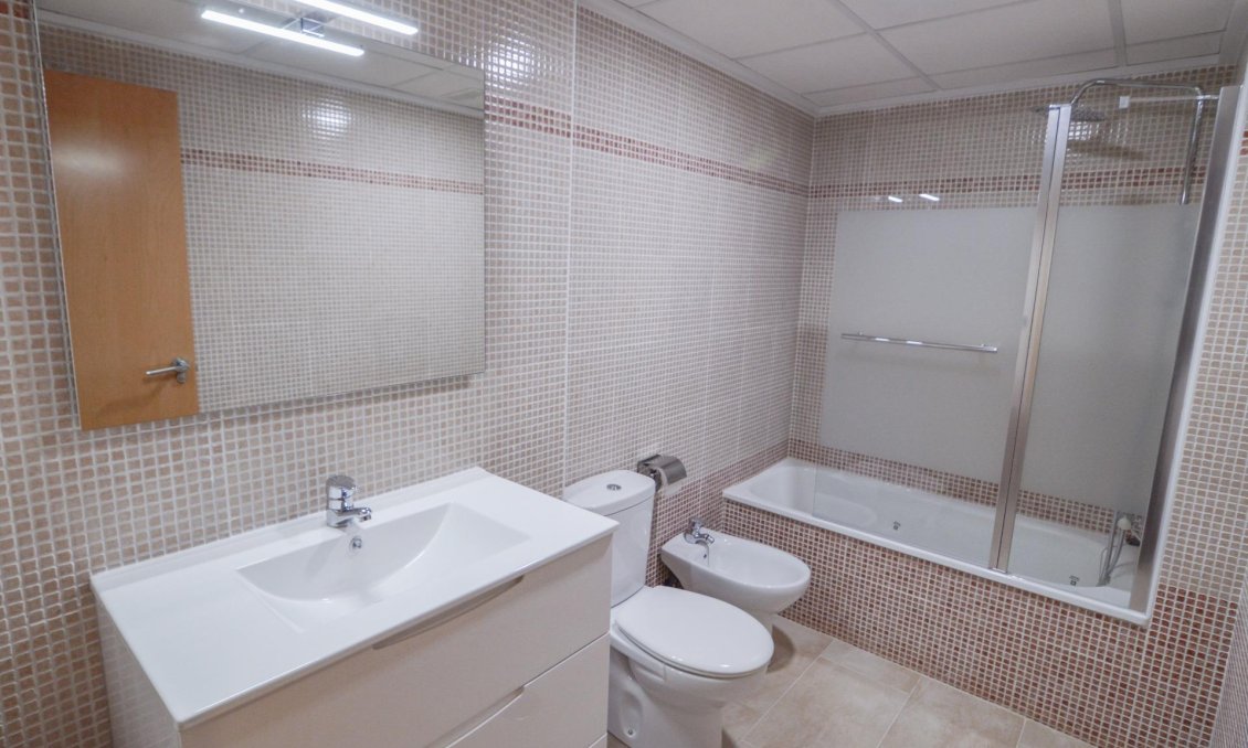 Használt Ingatlanok - Apartman -
Torrevieja - Playa del Cura