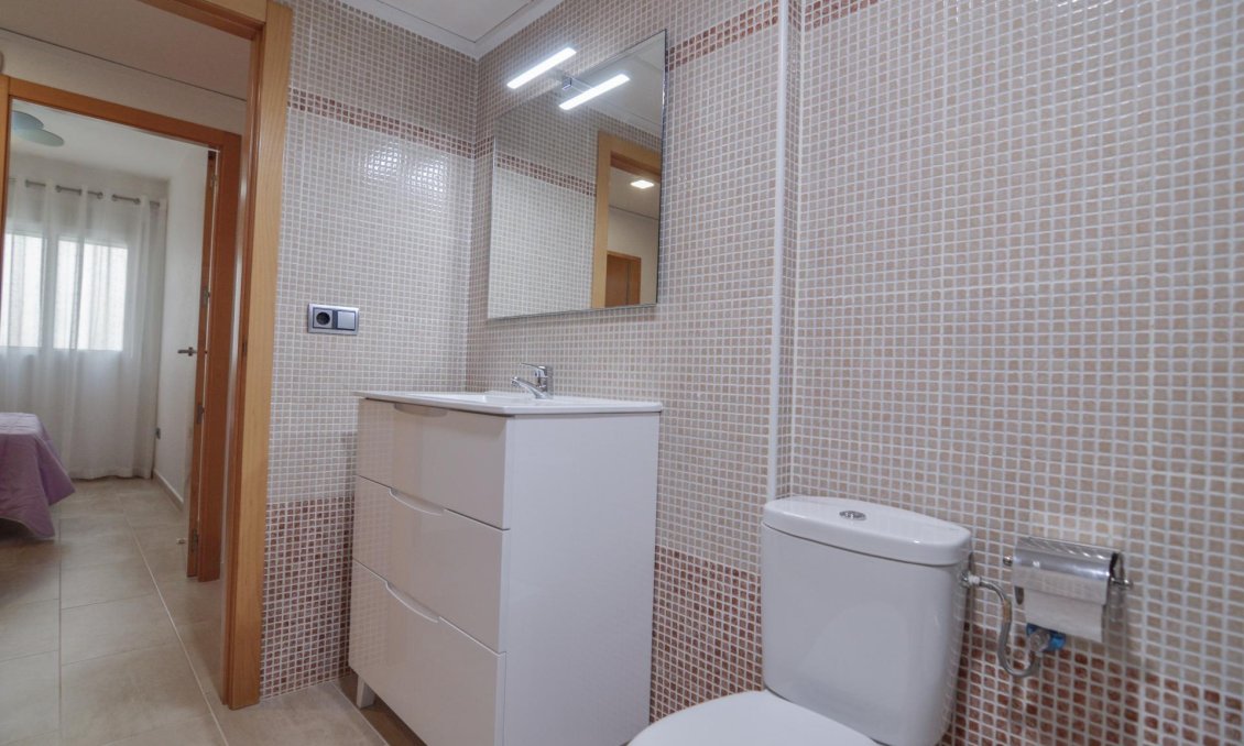 Használt Ingatlanok - Apartman -
Torrevieja - Playa del Cura