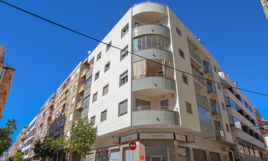 Használt Ingatlanok - Apartman -
Torrevieja - Playa del Cura