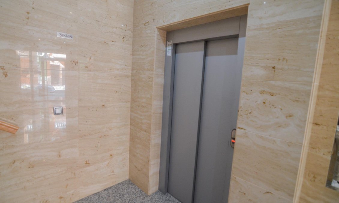 Használt Ingatlanok - Apartman -
Torrevieja - Playa del Cura