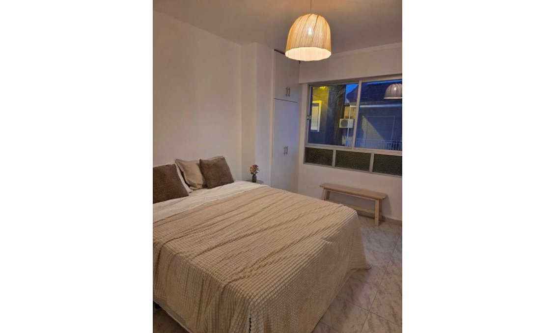 Segunda mano - Apartamento -
Torrevieja - Habaneras
