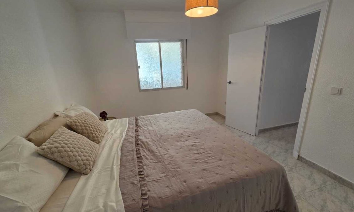 Segunda mano - Apartamento -
Torrevieja - Habaneras