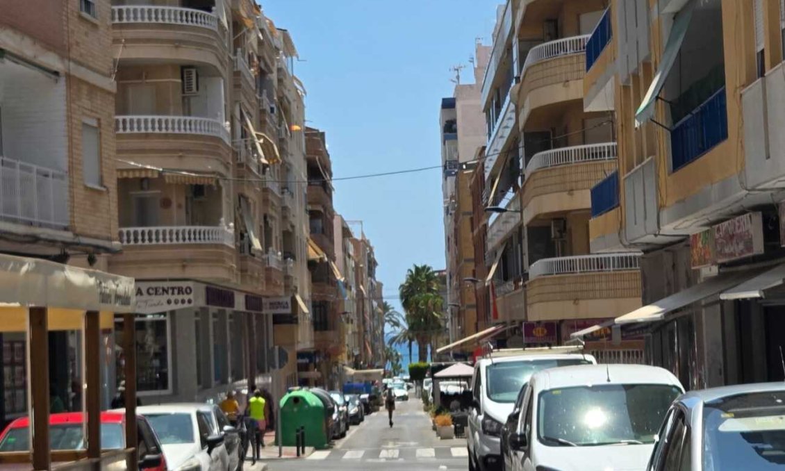 Segunda mano - Apartamento -
Torrevieja - Habaneras