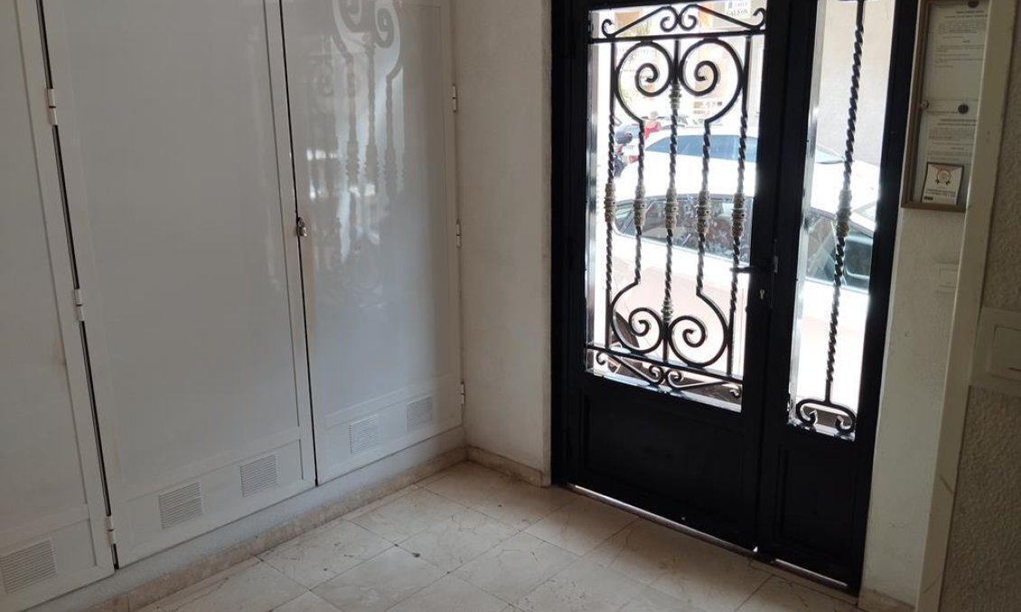Segunda mano - Apartamento -
Torrevieja - Habaneras