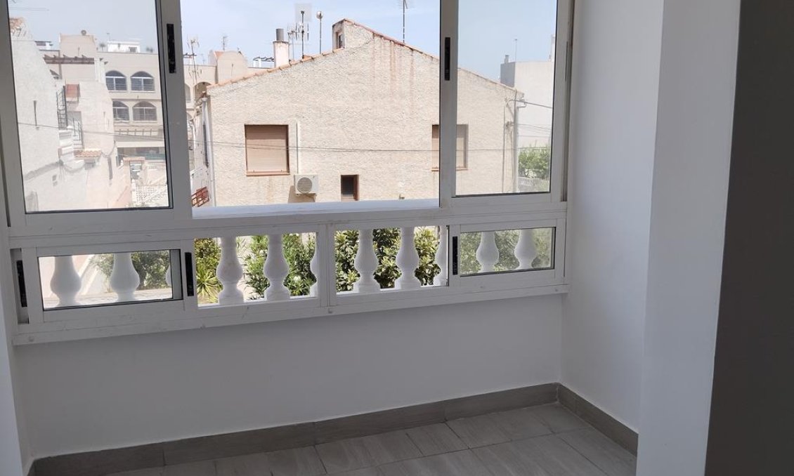 Segunda mano - Apartamento -
Torrevieja - Habaneras