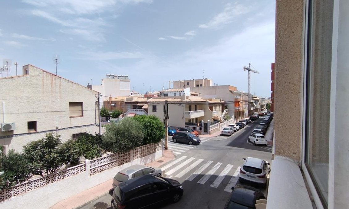 Segunda mano - Apartamento -
Torrevieja - Habaneras
