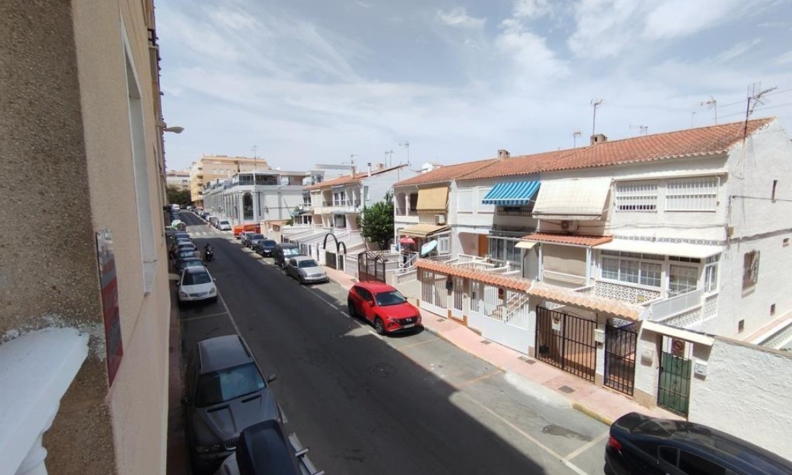 Segunda mano - Apartamento -
Torrevieja - Habaneras