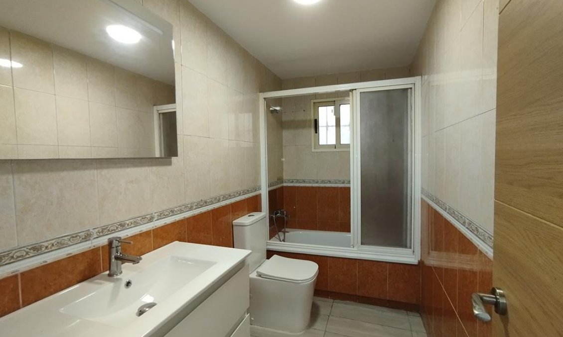 Segunda mano - Apartamento -
Torrevieja - Habaneras