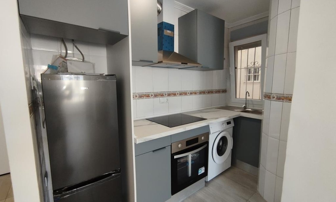 Segunda mano - Apartamento -
Torrevieja - Habaneras