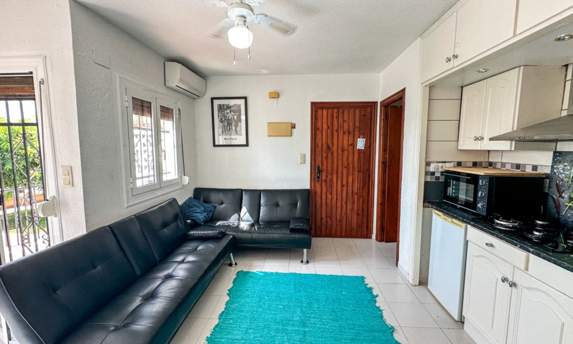 Resale - Bungalow -
San Miguel de Salinas - Inland