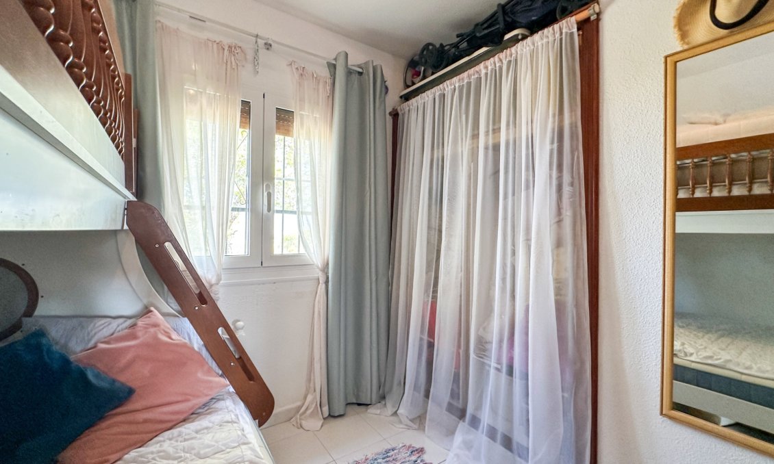 Resale - Bungalow -
San Miguel de Salinas - Inland
