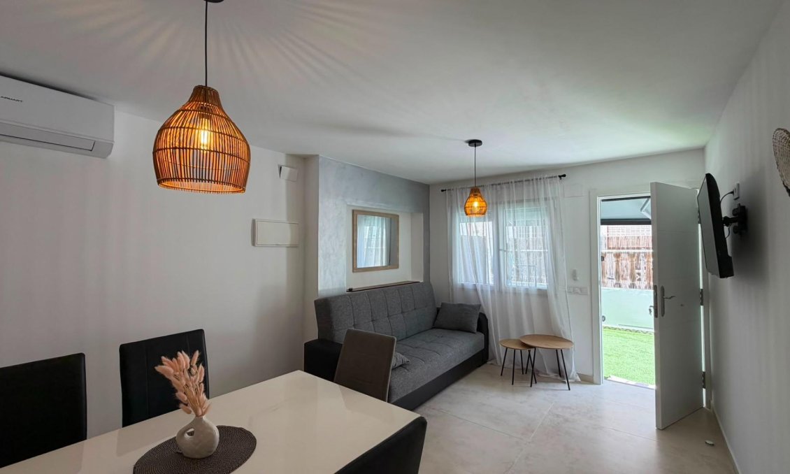 Resale - Bungalow -
Torrevieja - La Veleta