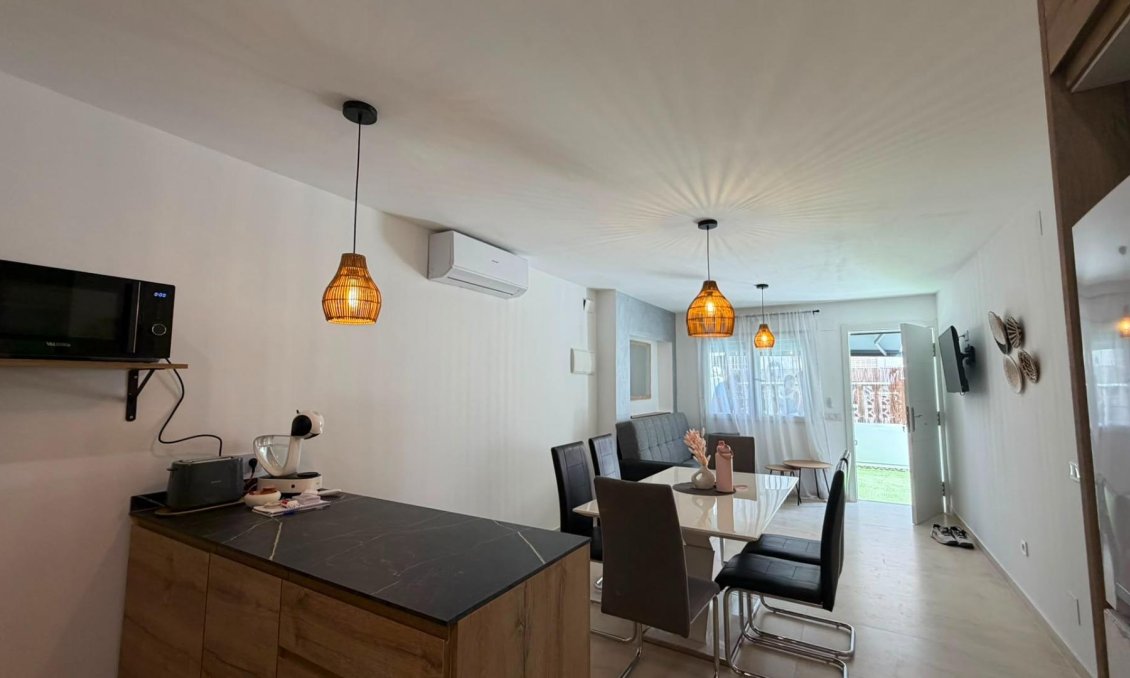 Resale - Bungalow -
Torrevieja - La Veleta