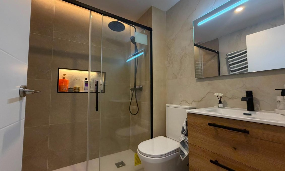Resale - Bungalow -
Torrevieja - La Veleta