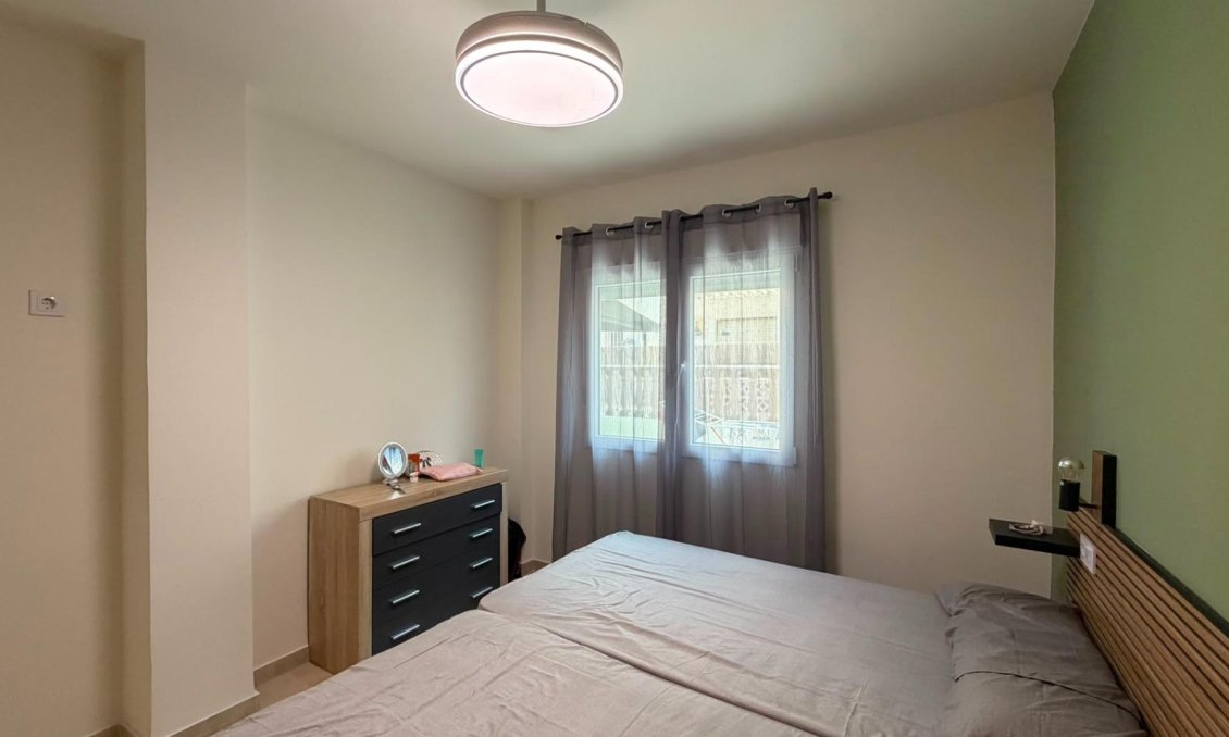 Resale - Bungalow -
Torrevieja - La Veleta