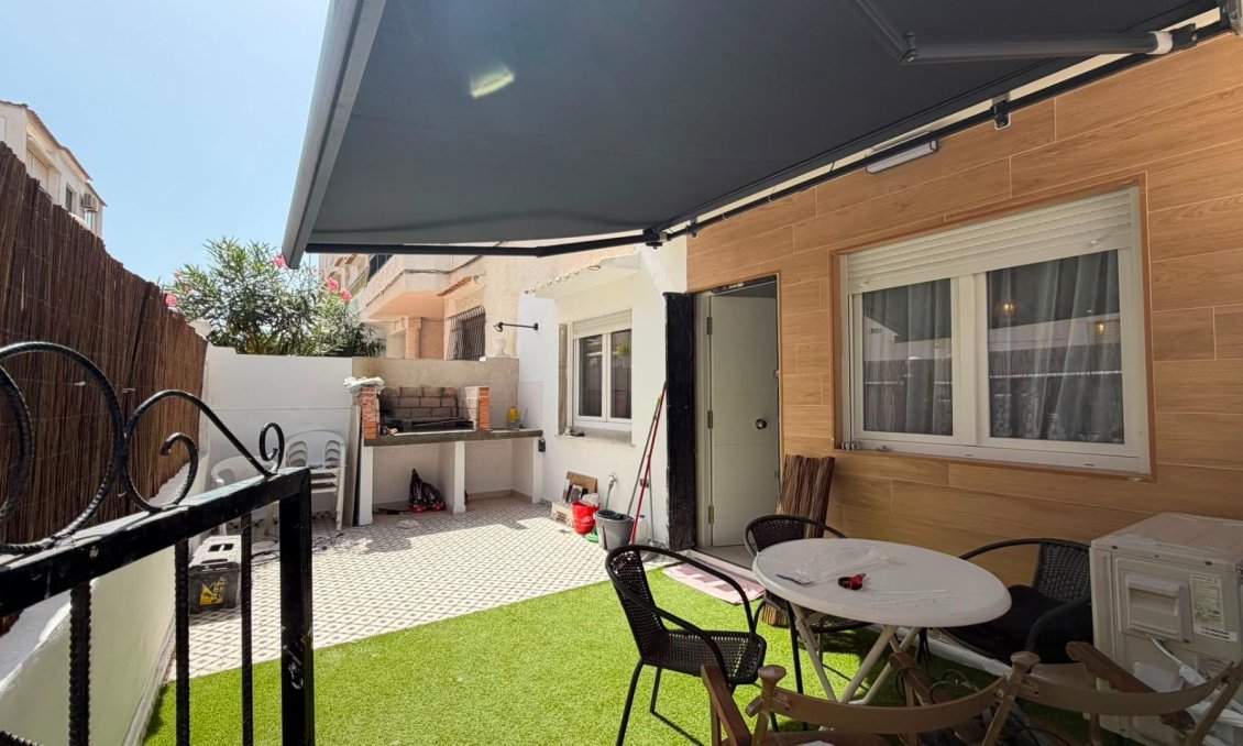 Resale - Bungalow -
Torrevieja - La Veleta