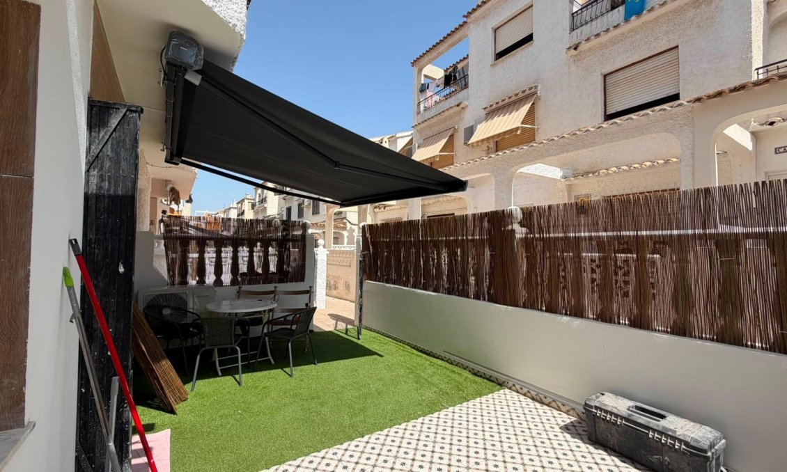 Resale - Bungalow -
Torrevieja - La Veleta