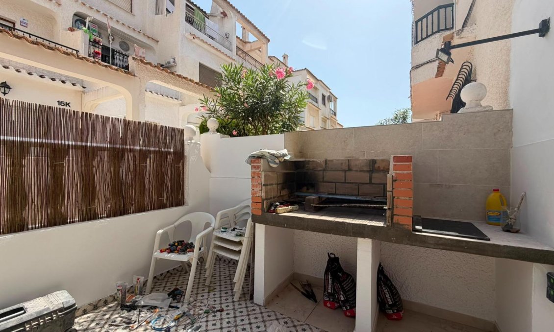 Resale - Bungalow -
Torrevieja - La Veleta