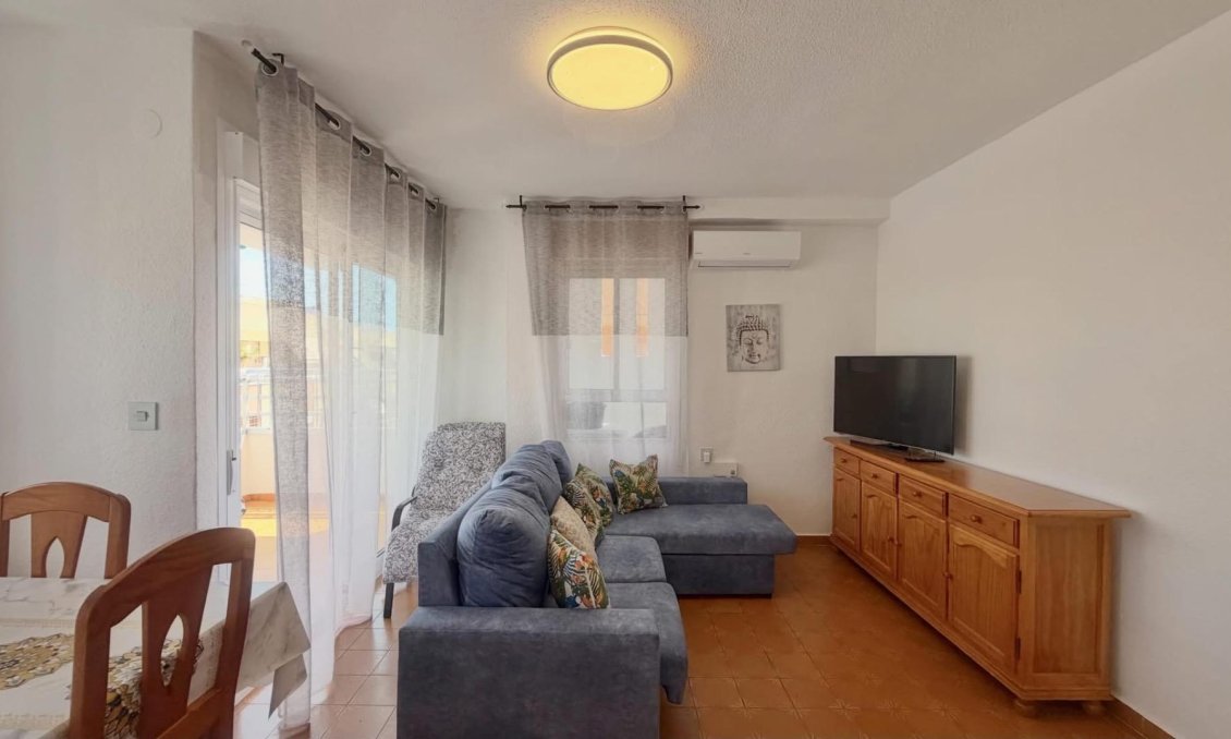 Használt Ingatlanok - Tetőtéri lakás -
Torrevieja - Habaneras