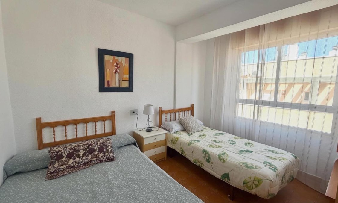 Használt Ingatlanok - Tetőtéri lakás -
Torrevieja - Habaneras