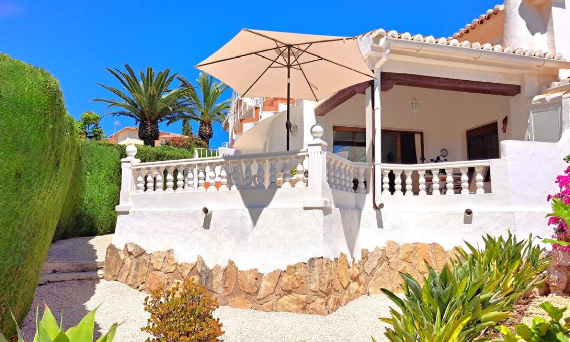 Használt Ingatlanok - Sorház -
Moraira - Costa Blanca