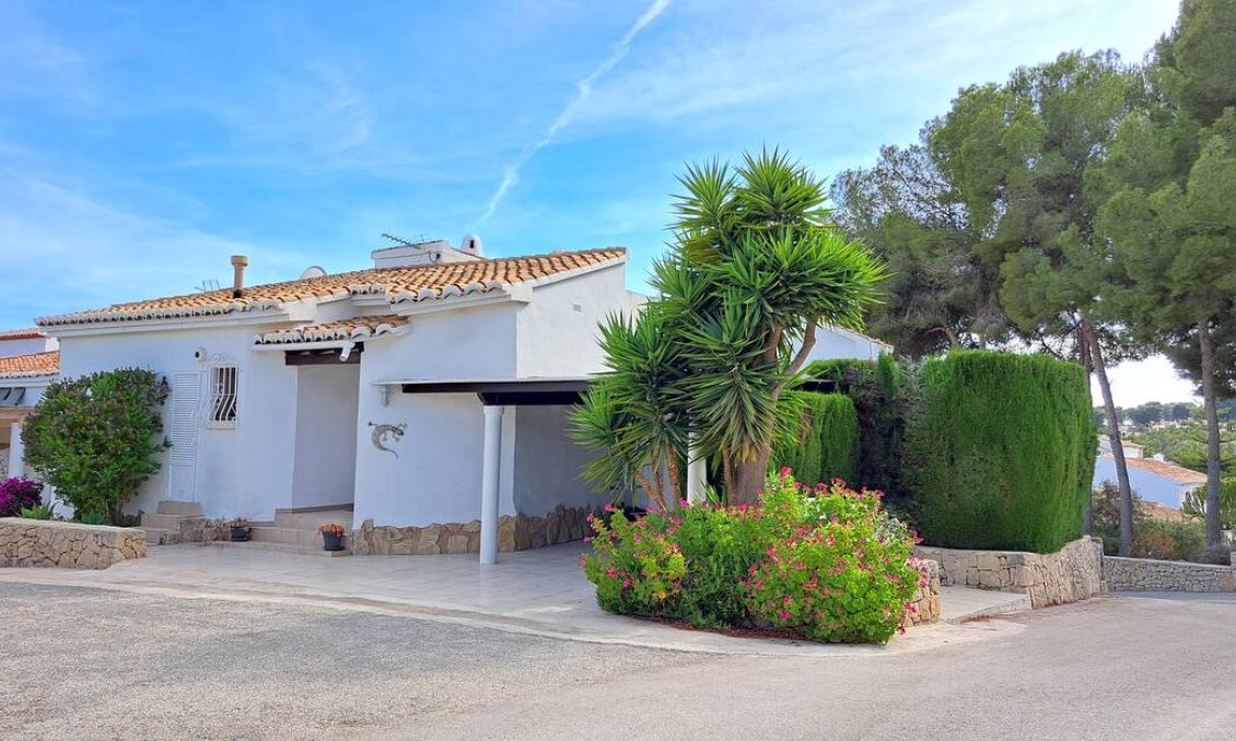 Használt Ingatlanok - Sorház -
Moraira - Costa Blanca